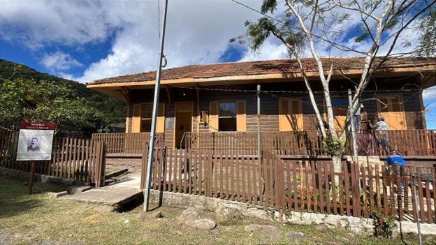 Casa inglesa de madeira